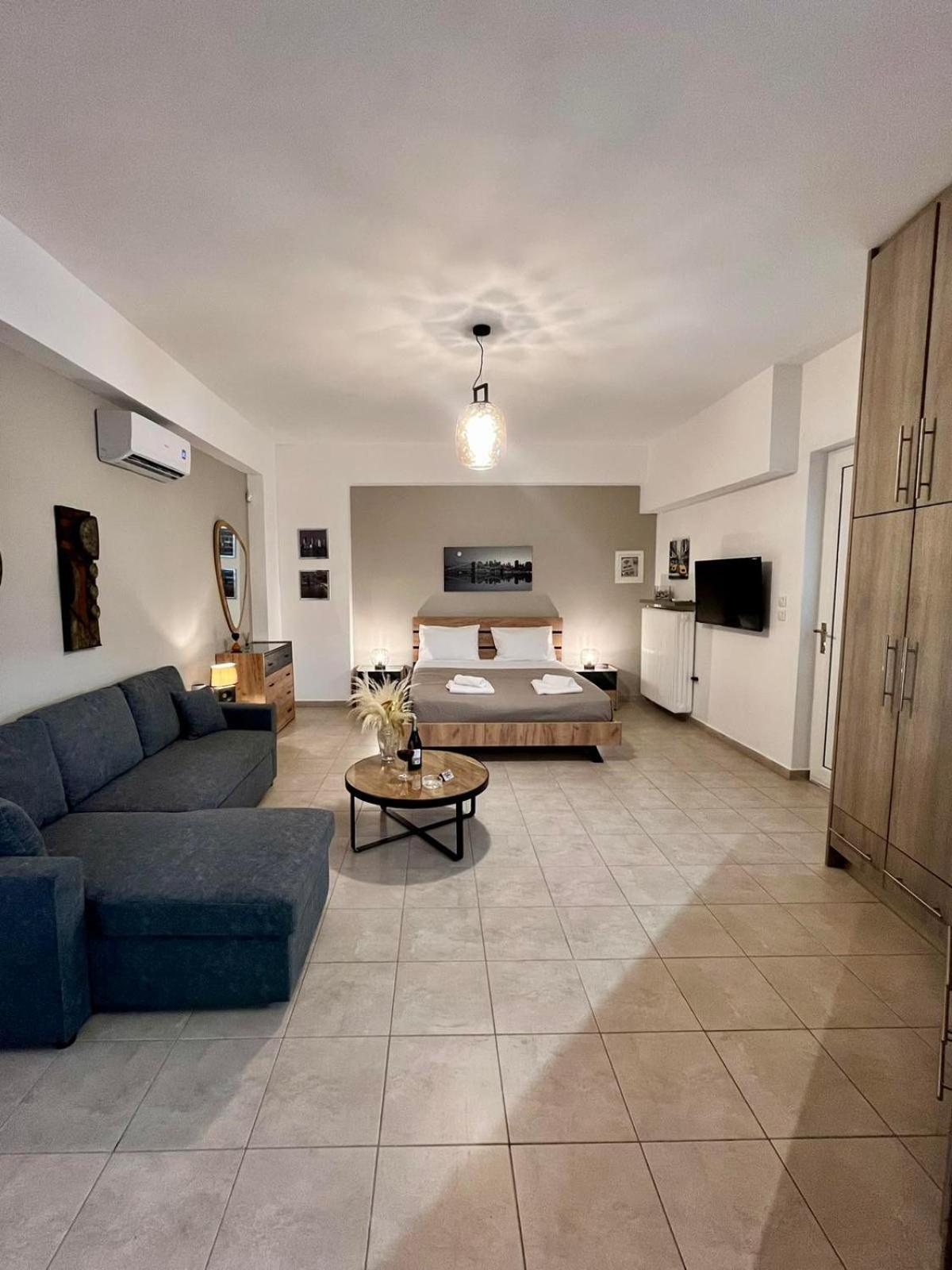 Lia'S Luxury Apartment - Near Airport Koropíon Exterior foto
